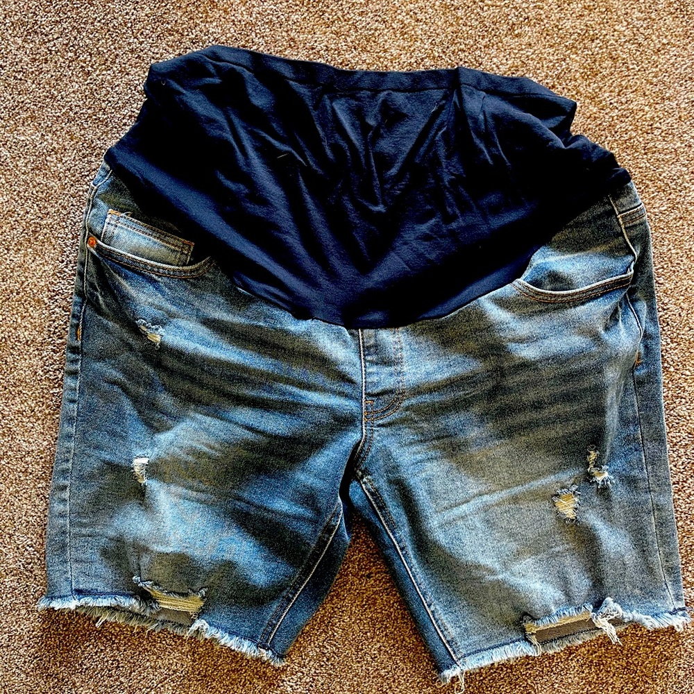 Maternity shorts